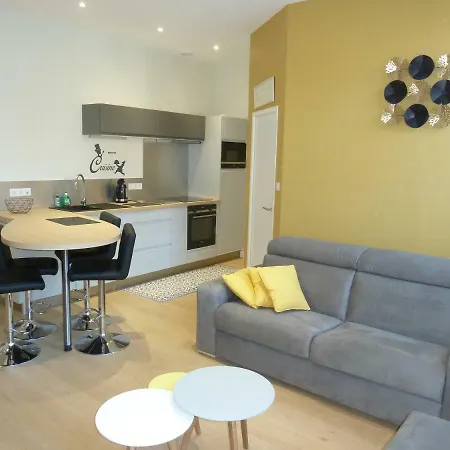 Cote Cour Apartament