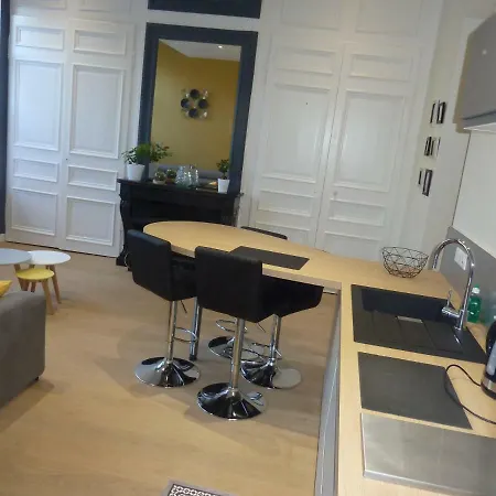 Cote Cour Apartament
